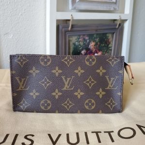 Louis Vuitton Bucket Pouch GM